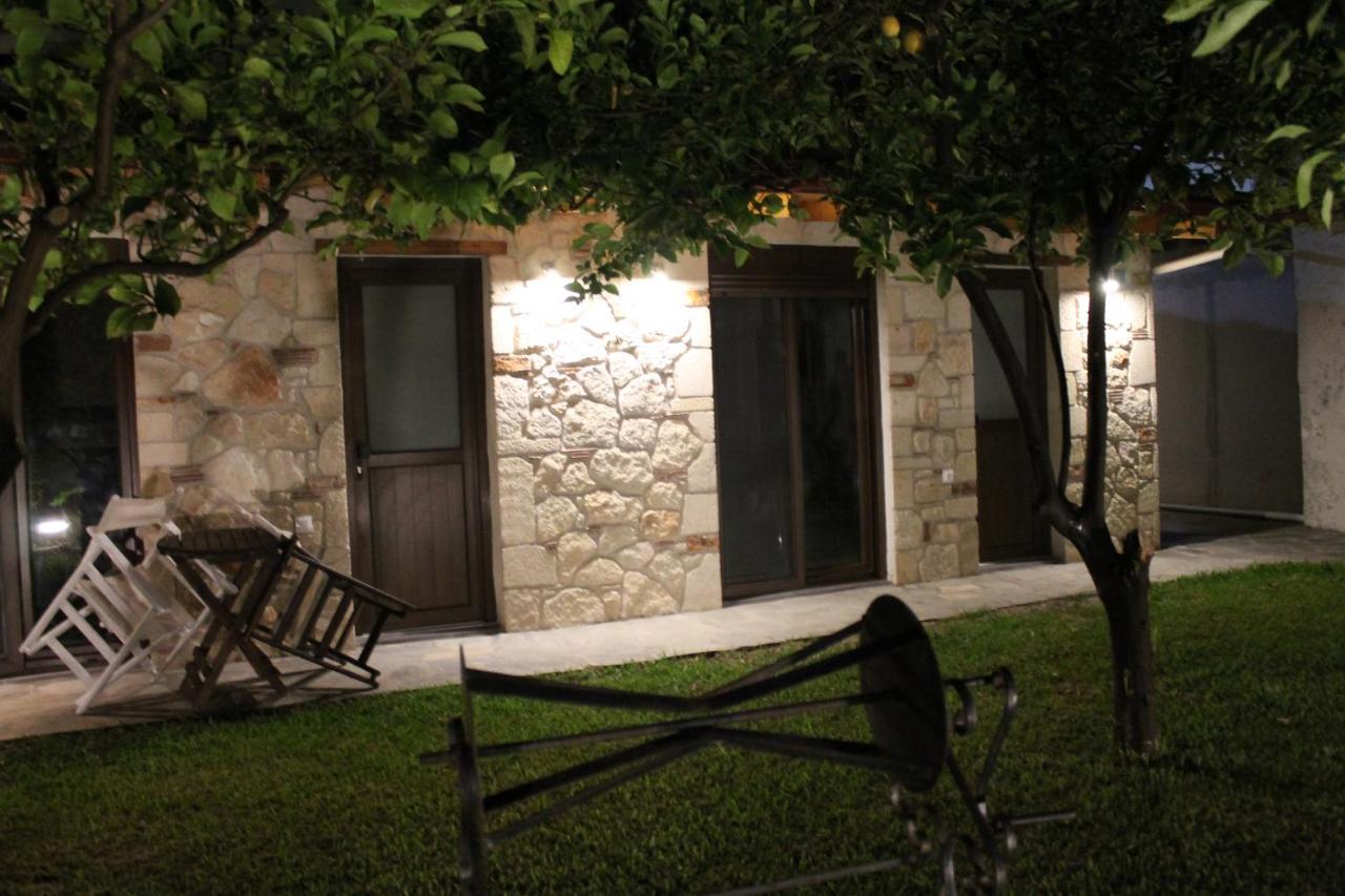 Appartamento Citrus Garden Nea Skioni Esterno foto